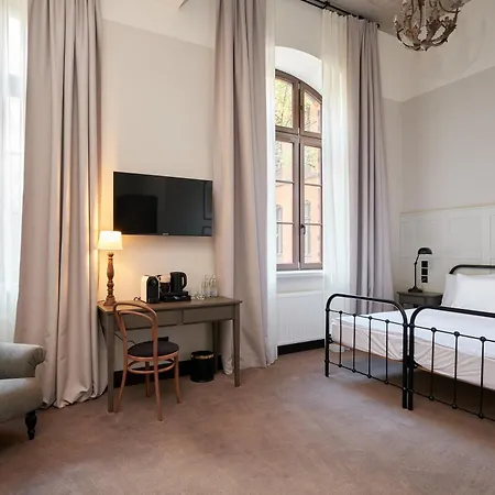 Arche Klasztor Hotel *