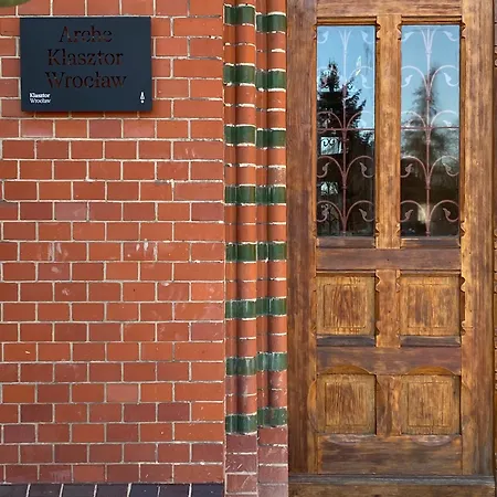 Otel Arche Klasztor Wroclaw