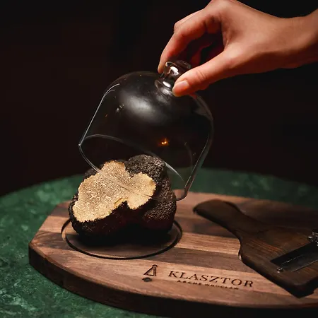 Arche Klasztor Otel Wroclaw