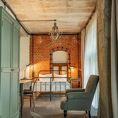 Arche Klasztor * فروتسواف