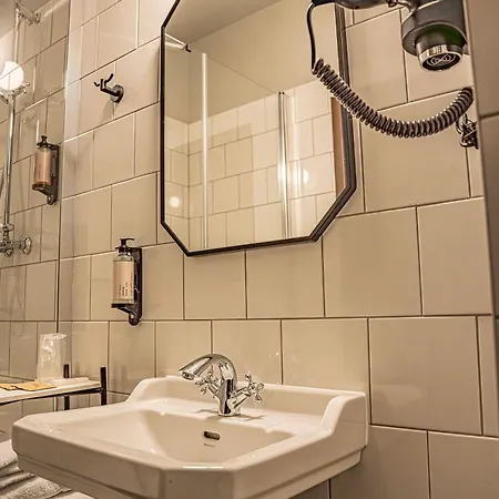 Arche Klasztor فندق فروتسواف