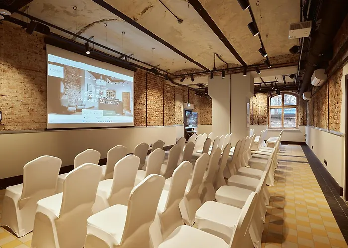 Arche Klasztor فندق