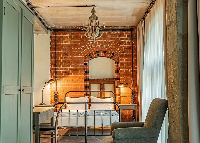 Arche Klasztor * فروتسواف