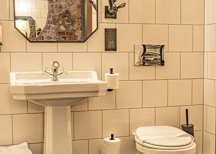 Arche Klasztor فندق